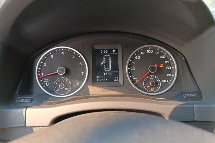 Used Volkswagen Tiguan 2017 300TSI Automatic Two-Wheel Drive Silk Road Luxury Edition Instrument Cluster