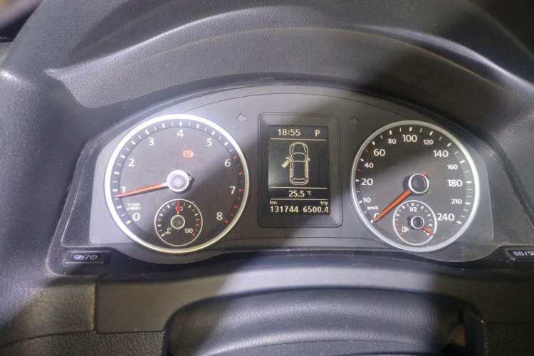 Used Volkswagen Tiguan 2017 300TSI Automatic Two-Wheel Drive Silk Road Comfort Edition Instrument Cluster