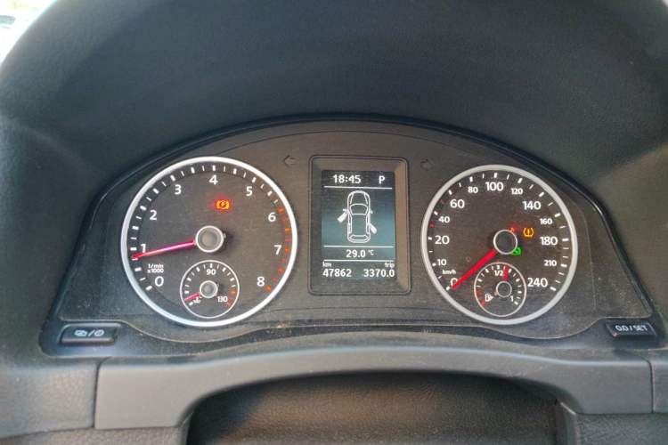 Used Volkswagen Tiguan 2017 300TSI Automatic Two-Wheel Drive Silk Road Comfort Edition Instrument Cluster