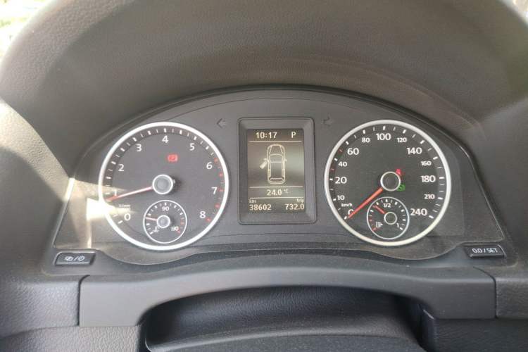 Used Volkswagen Tiguan 2017 300TSI Automatic Two-Wheel Drive Silk Road Comfort Edition Instrument Cluster