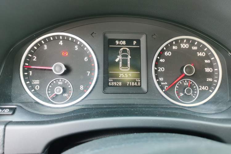 Used Volkswagen Tiguan 2017 300TSI Automatic Two-Wheel Drive Silk Road Comfort Edition Instrument Cluster