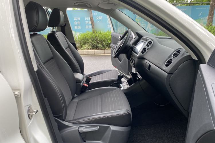 Used Volkswagen Tiguan 2017 300TSI Automatic Two-Wheel Drive Silk Road Luxury Edition Interior 2