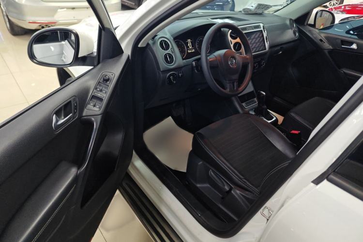 Used Volkswagen Tiguan 2017 300TSI Automatic Two-Wheel Drive Silk Road Luxury Edition Interior 2
