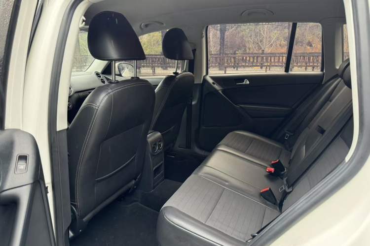 Used Volkswagen Tiguan 2017 300TSI Automatic Two-Wheel Drive Silk Road Luxury Edition Interior 4