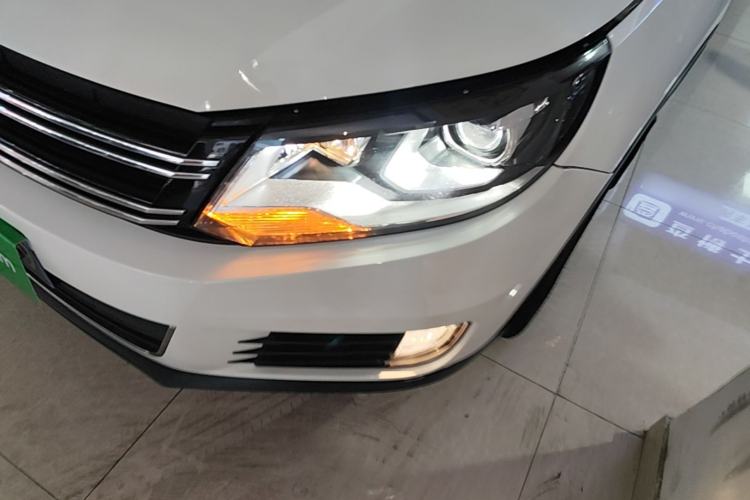 Used Volkswagen Tiguan 2017 300TSI Automatic Two-Wheel Drive Silk Road Comfort Edition Left Front Headlight