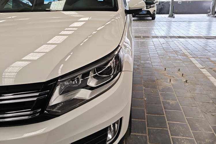 Used Volkswagen Tiguan 2017 300TSI Automatic Two-Wheel Drive Silk Road Comfort Edition Left Front Headlight