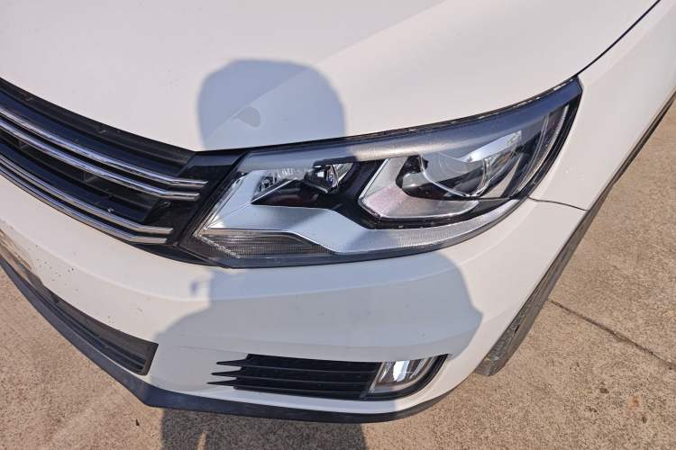 Used Volkswagen Tiguan 2017 300TSI Automatic Two-Wheel Drive Silk Road Luxury Edition Left Front Headlight