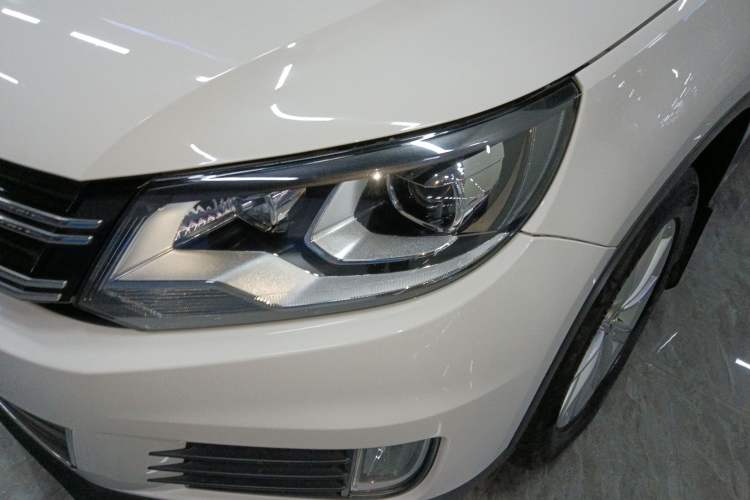Used Volkswagen Tiguan 2017 300TSI Automatic Two-Wheel Drive Silk Road Comfort Edition Left Front Headlight