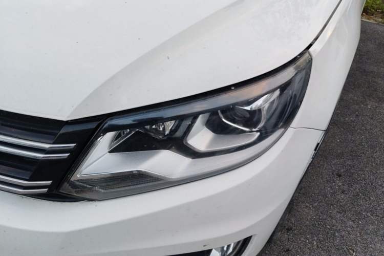 Used Volkswagen Tiguan 2017 300TSI Automatic Two-Wheel Drive Silk Road Luxury Edition Left Front Headlight