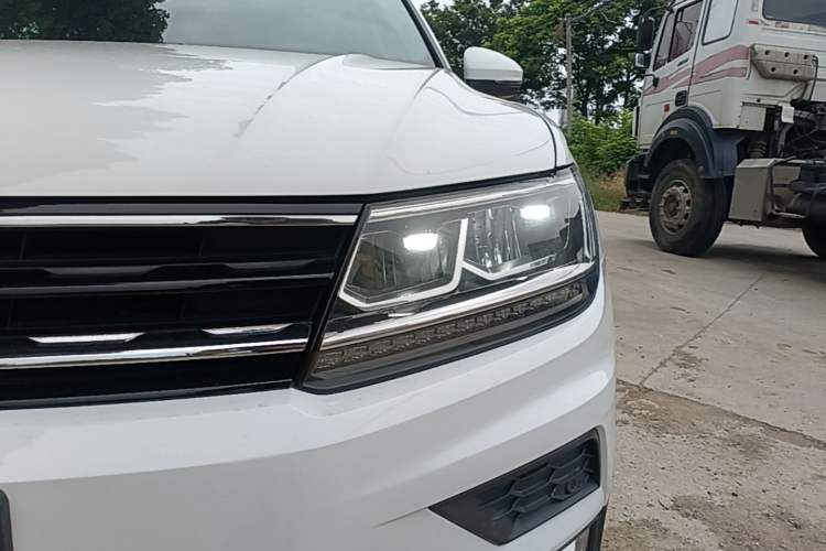 Used Volkswagen Tiguan 2017 330TSI All-Wheel-Drive Innovation Model Left Front Headlight