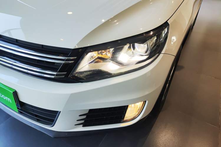 Used Volkswagen Tiguan 2017 300TSI Automatic Two-Wheel Drive Silk Road Comfort Edition Left Front Headlight