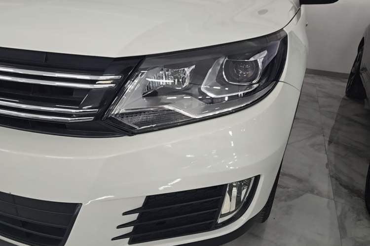 Used Volkswagen Tiguan 2017 300TSI Automatic Two-Wheel Drive Silk Road Luxury Edition Left Front Headlight