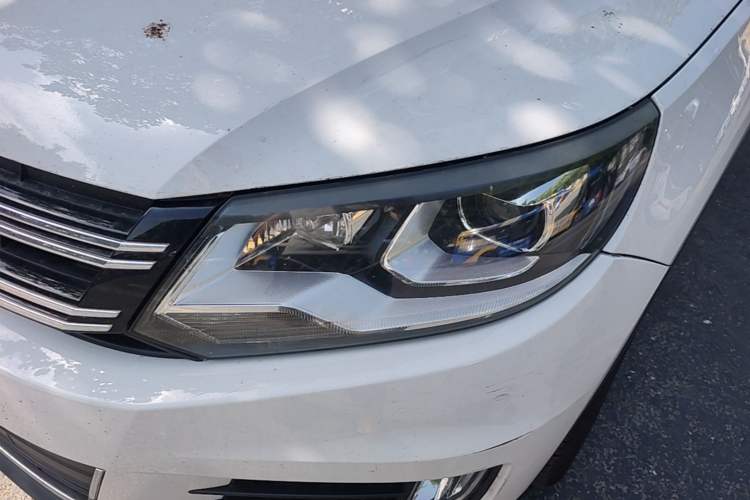 Used Volkswagen Tiguan 2017 300TSI Automatic Two-Wheel Drive Silk Road Comfort Edition Left Front Headlight