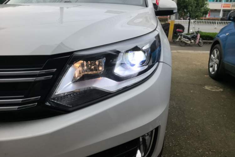 Used Volkswagen Tiguan 2017 300TSI Automatic Two-Wheel Drive Silk Road Luxury Edition Left Front Headlight