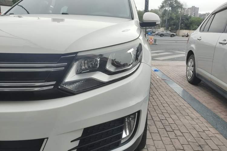 Used Volkswagen Tiguan 2017 300TSI Automatic Two-Wheel Drive Silk Road Comfort Edition Left Front Headlight
