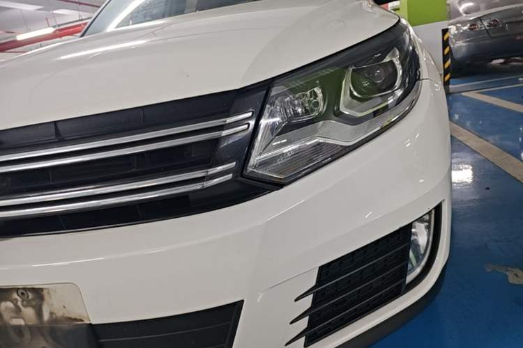Used Volkswagen Tiguan 2017 300TSI Automatic Two-Wheel Drive Silk Road Luxury Edition Left Front Headlight