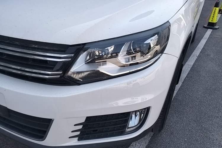 Used Volkswagen Tiguan 2017 300TSI Automatic Two-Wheel Drive Silk Road Luxury Edition Left Front Headlight