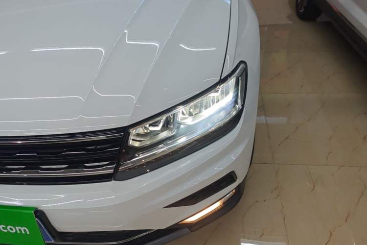 Used Volkswagen Tiguan 2017 330TSI All-Wheel-Drive Innovation Model Left Front Headlight