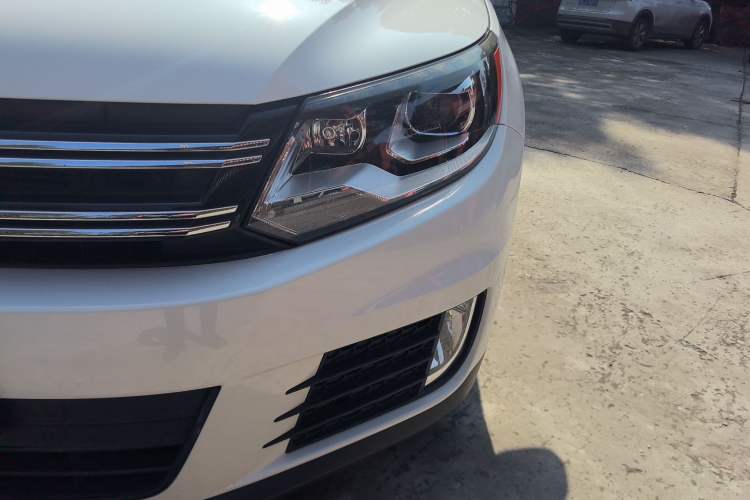 Used Volkswagen Tiguan 2017 300TSI Automatic Two-Wheel Drive Silk Road Luxury Edition Left Front Headlight