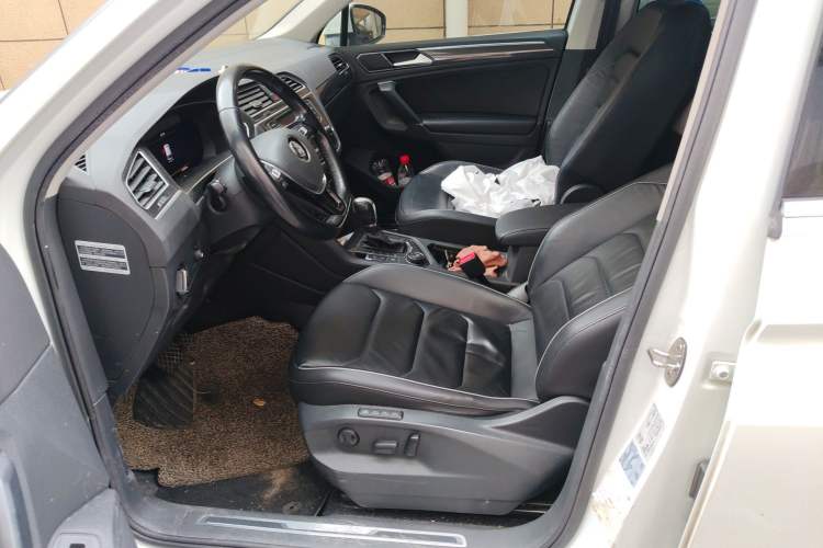 Used Volkswagen Tiguan 2017 330TSI All-Wheel-Drive Innovation Model Left Front Seat