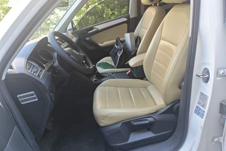 Used Volkswagen Tiguan 2017 280TSI Two-Wheel-Drive Elite Version Left Front Seat