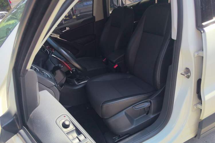 Used Volkswagen Tiguan 2017 300TSI Automatic Two-Wheel Drive Silk Road Luxury Edition Left Front Seat