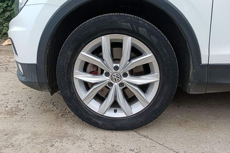 Used Volkswagen Tiguan 2017 330TSI All-Wheel-Drive Innovation Model Left Front Wheel Hub