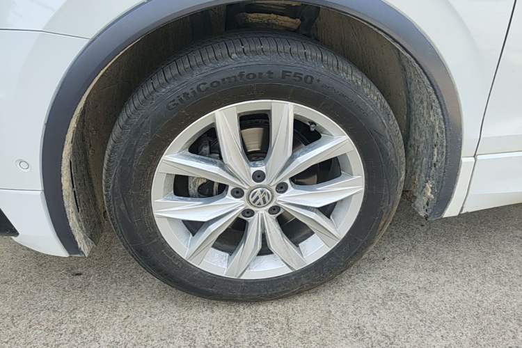 Used Volkswagen Tiguan 2017 280TSI Two-Wheel-Drive Elite Version Left Front Wheel Hub