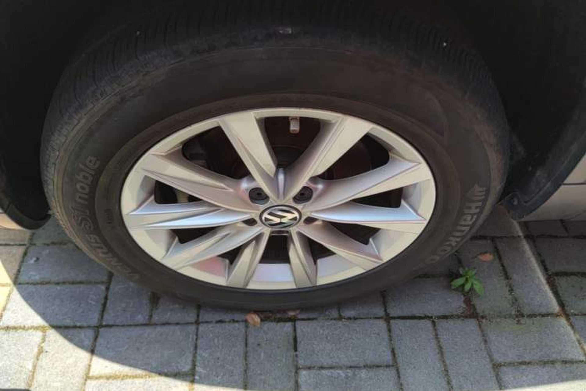 Used Volkswagen Tiguan 2017 300TSI Automatic Two-Wheel Drive Silk Road Luxury Edition Left Front Wheel Hub