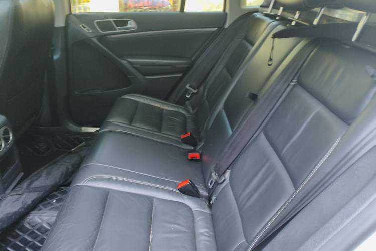 Used Volkswagen Tiguan 2017 300TSI Automatic Two-Wheel Drive Silk Road Comfort Edition Left Rear Seat