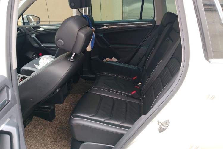 Used Volkswagen Tiguan 2017 330TSI All-Wheel-Drive Innovation Model Left Rear Seat