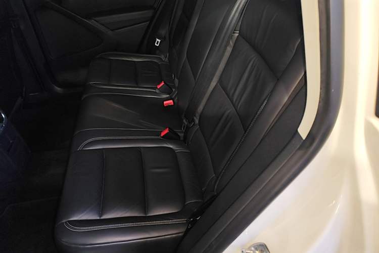 Used Volkswagen Tiguan 2017 300TSI Automatic Two-Wheel Drive Silk Road Comfort Edition Left Rear Seat