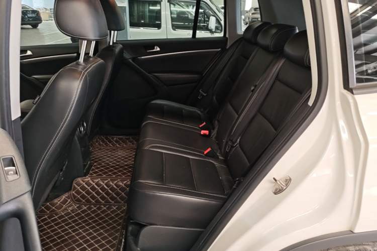 Used Volkswagen Tiguan 2017 300TSI Automatic Two-Wheel Drive Silk Road Comfort Edition Left Rear Seat