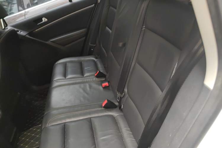 Used Volkswagen Tiguan 2017 300TSI Automatic Two-Wheel Drive Silk Road Comfort Edition Left Rear Seat