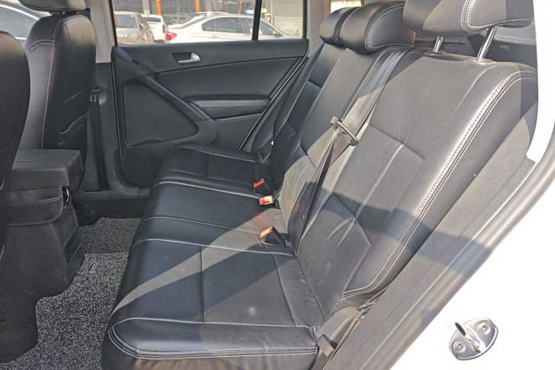 Used Volkswagen Tiguan 2017 300TSI Automatic Two-Wheel Drive Silk Road Luxury Edition Left Rear Seat