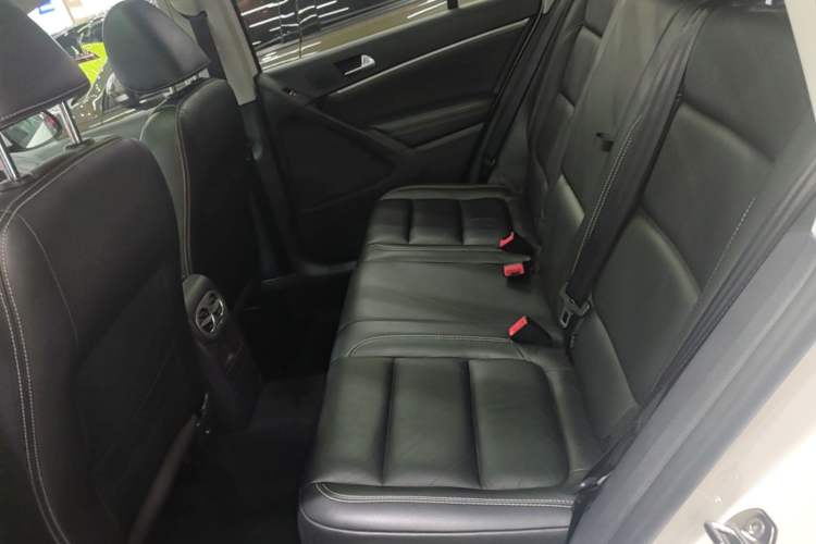Used Volkswagen Tiguan 2017 300TSI Automatic Two-Wheel Drive Silk Road Comfort Edition Left Rear Seat