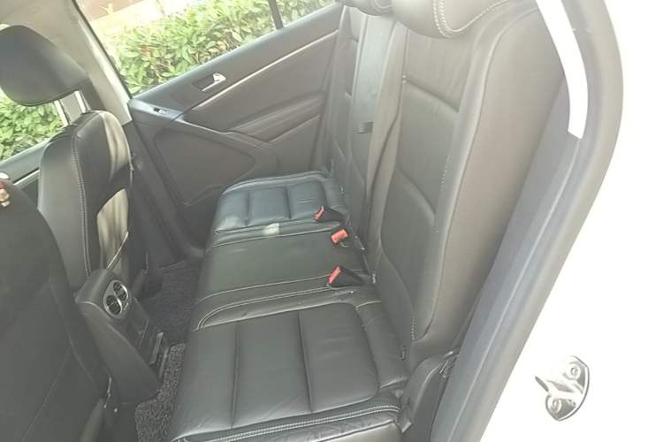 Used Volkswagen Tiguan 2017 300TSI Automatic Two-Wheel Drive Silk Road Comfort Edition Left Rear Seat