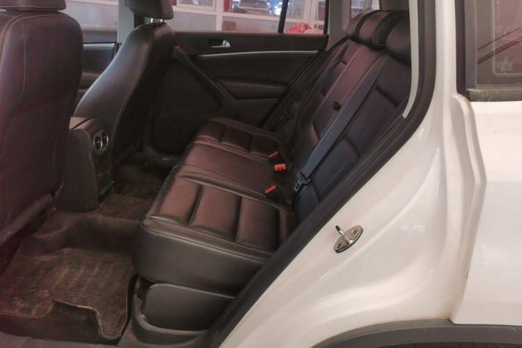 Used Volkswagen Tiguan 2017 300TSI Automatic Two-Wheel Drive Silk Road Comfort Edition Left Rear Seat