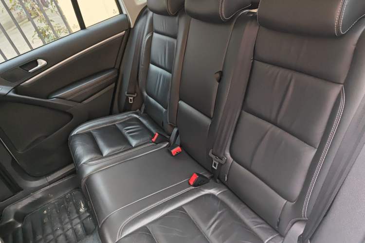 Used Volkswagen Tiguan 2017 300TSI Automatic Two-Wheel Drive Silk Road Comfort Edition Left Rear Seat
