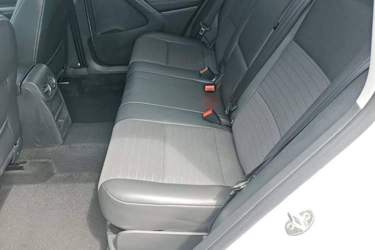 Used Volkswagen Tiguan 2017 300TSI Automatic Two-Wheel Drive Silk Road Luxury Edition Left Rear Seat