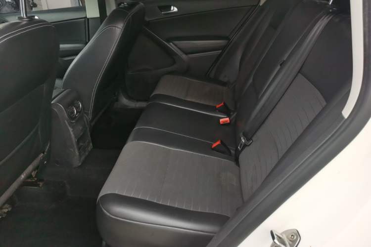 Used Volkswagen Tiguan 2017 300TSI Automatic Two-Wheel Drive Silk Road Luxury Edition Left Rear Seat