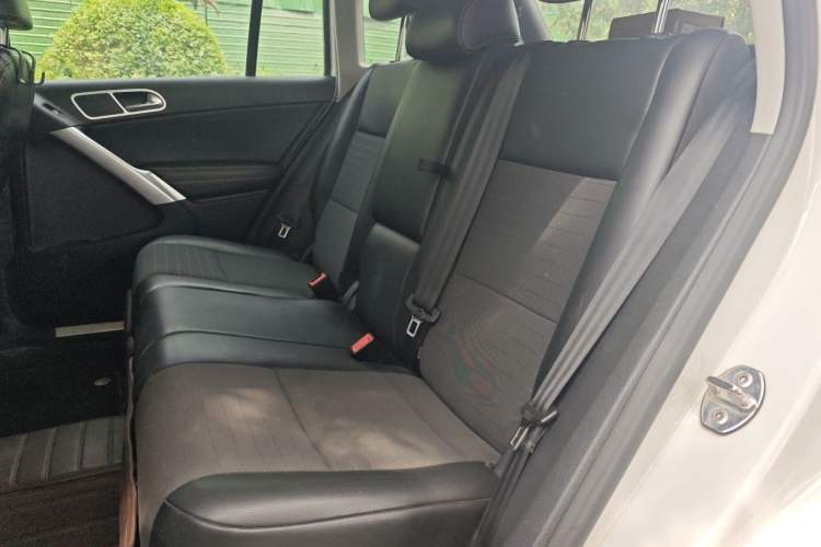 Used Volkswagen Tiguan 2017 300TSI Automatic Two-Wheel Drive Silk Road Luxury Edition Left Rear Seat