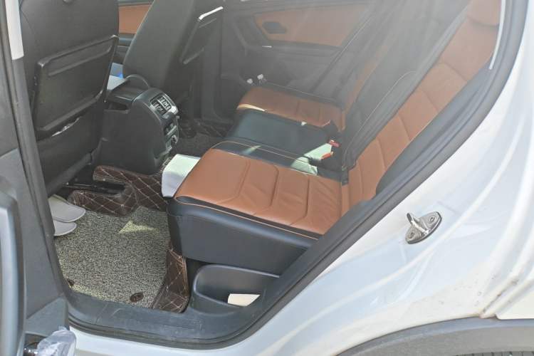 Used Volkswagen Tiguan 2017 330TSI Four-Wheel Drive High-End Model Left Rear Seat