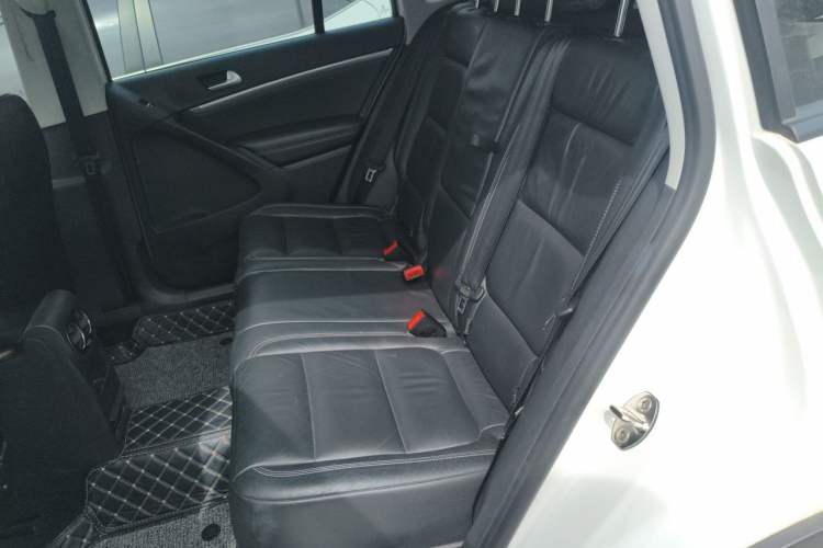 Used Volkswagen Tiguan 2017 300TSI Automatic Two-Wheel Drive Silk Road Comfort Edition Left Rear Seat