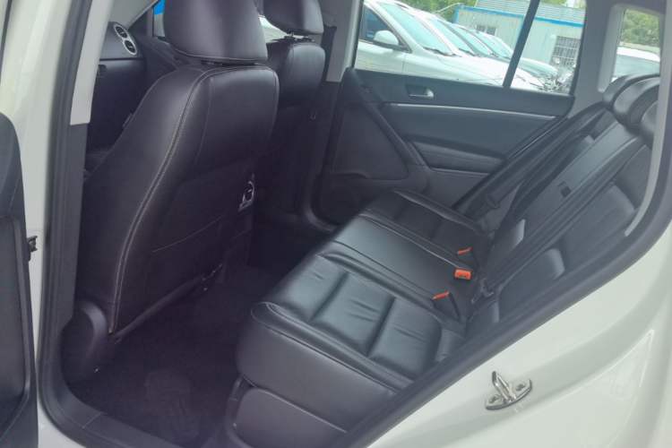Used Volkswagen Tiguan 2017 300TSI Automatic Two-Wheel Drive Silk Road Comfort Edition Left Rear Seat