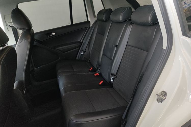 Used Volkswagen Tiguan 2017 300TSI Automatic Two-Wheel Drive Silk Road Luxury Edition Left Rear Seat