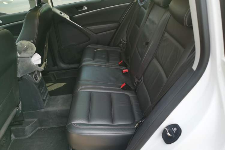 Used Volkswagen Tiguan 2017 300TSI Automatic Two-Wheel Drive Silk Road Comfort Edition Left Rear Seat