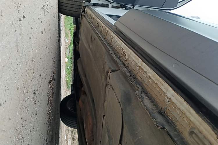 Used Volkswagen Tiguan 2017 330TSI All-Wheel-Drive Innovation Model Left Side Sill