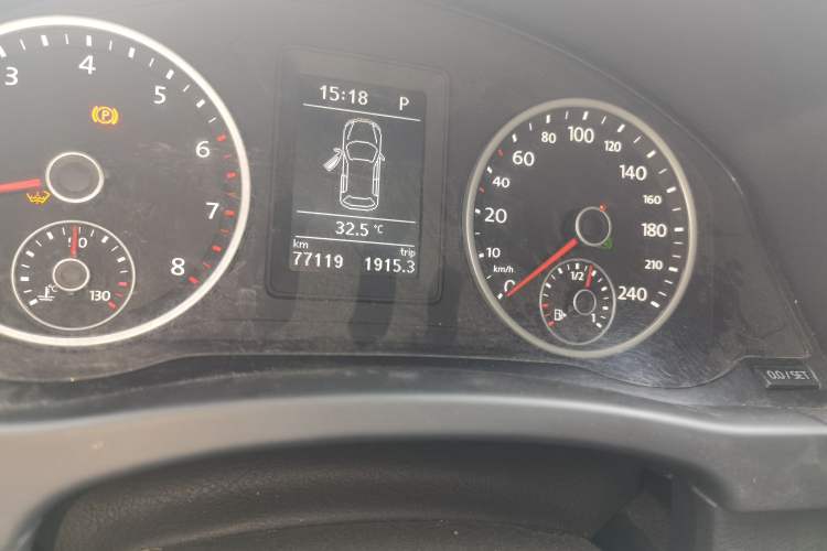 Used Volkswagen Tiguan 2017 300TSI Automatic Two-Wheel Drive Silk Road Comfort Edition Odometer Close Up