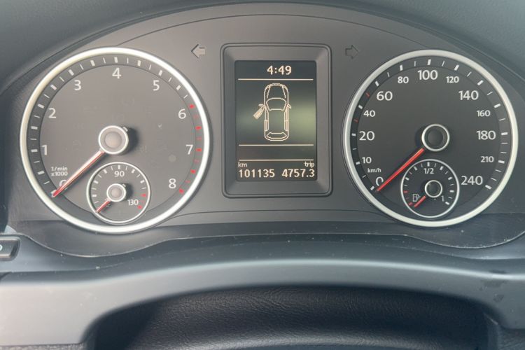 Used Volkswagen Tiguan 2017 300TSI Automatic Two-Wheel Drive Silk Road Comfort Edition Odometer Close Up